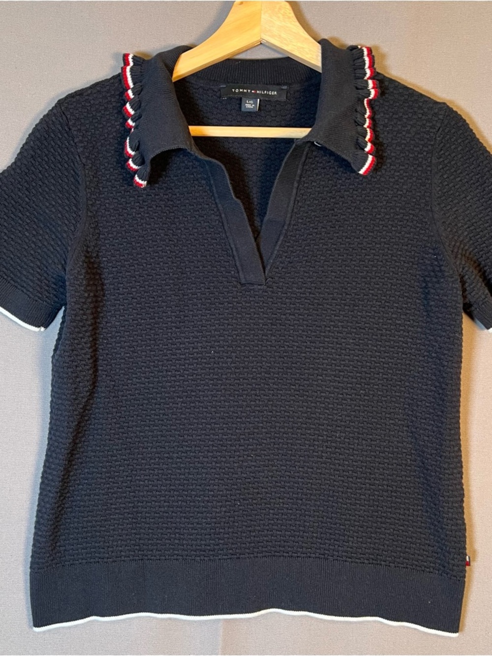 Tommy Hilfiger Women’s L Navy ShortSleeve Knit Sweater RuffleCollar Vneck Preppy